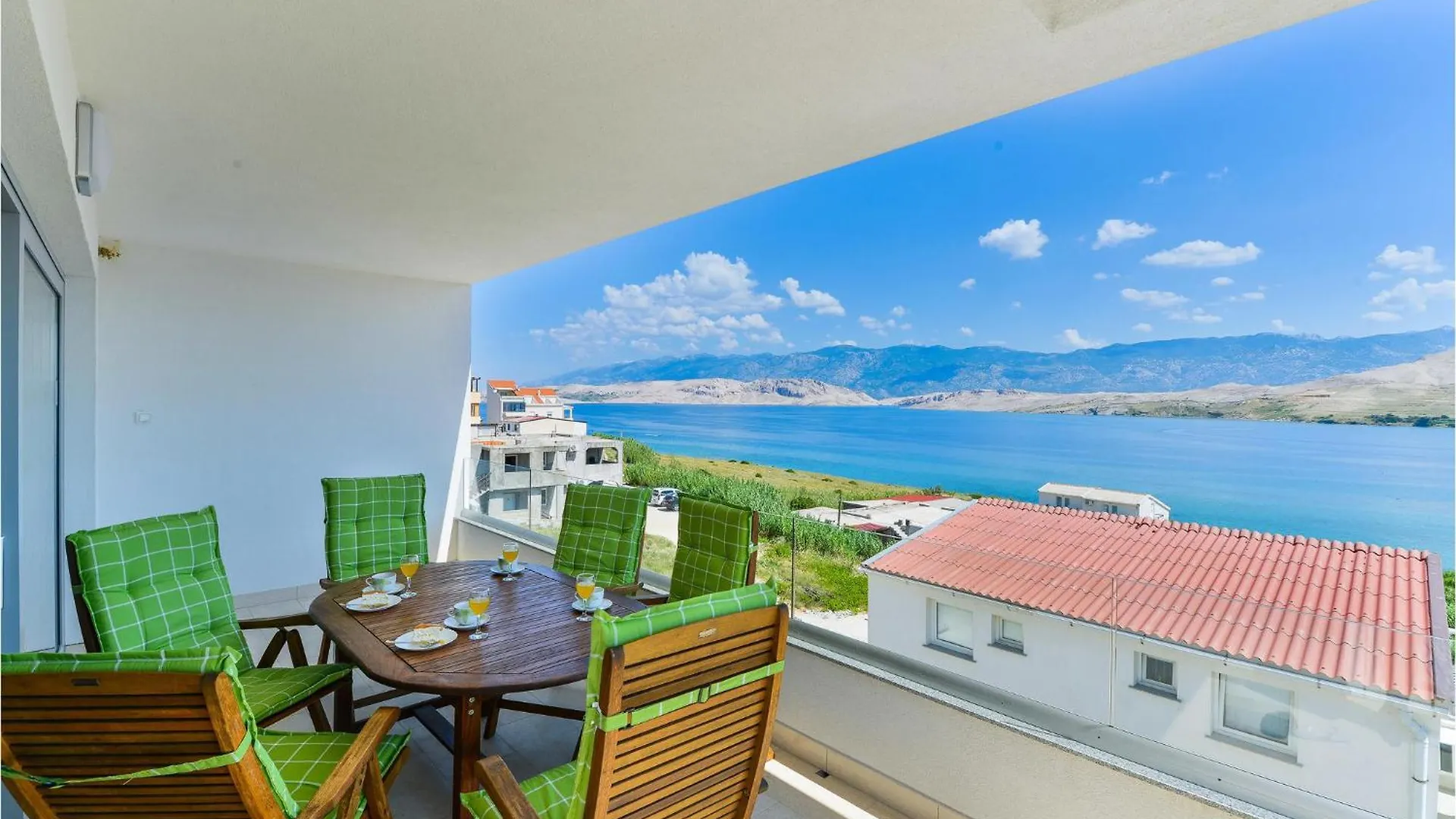2 Bedroom Beautiful Apartment In Pag Pag Town